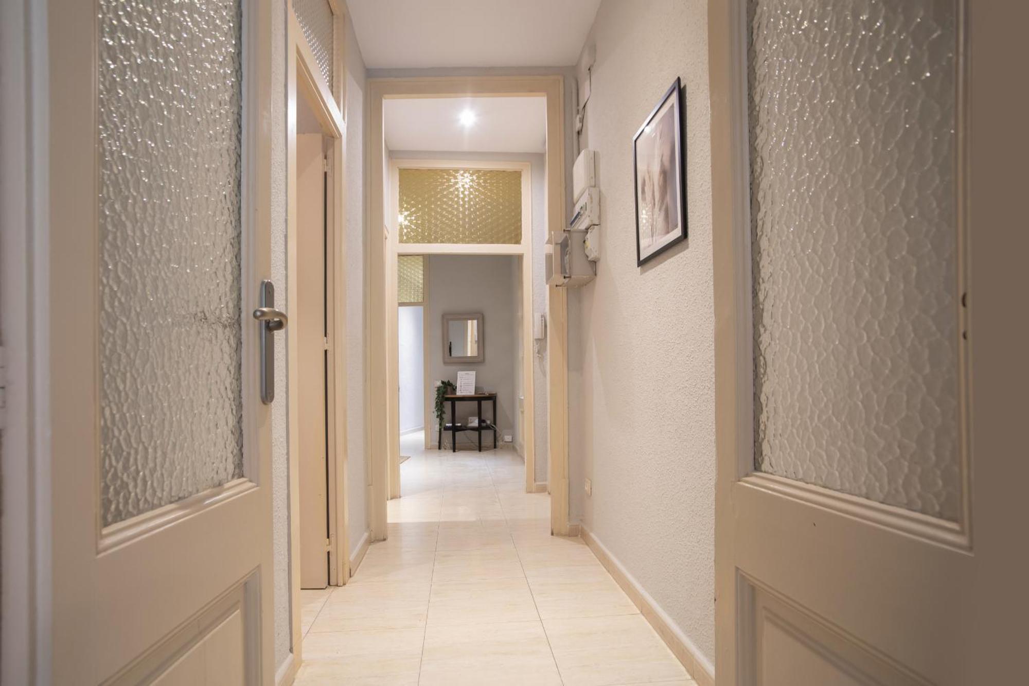 22man1017- Cute In Sant Antoni Apartment Barcelona